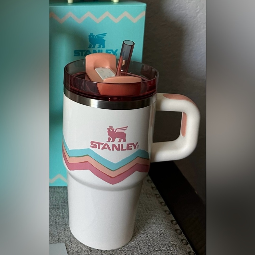 Stanley 20oz Easter Quencher Tumbler Cream Egg-cellence NWT, Limited Edition